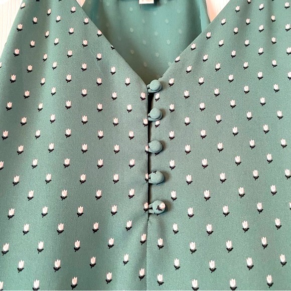 Loft Green Cut-In Cami Top with Blush Pink Tulips, S - Picture 3 of 8